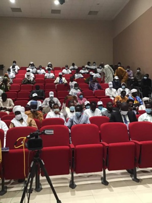 Kabir M. Abdoulaye a dirigé un débat à l'hôtel Radisson Kabir M. Abdoulaye a dirigé un débat à l'hôtel Radisson