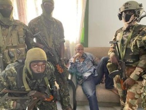 Guinée : du coup d'état constitutionnel au coup d'état militaire Guinée : du coup d'état constitutionnel au coup d'état militaire
