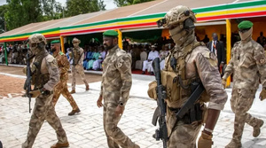 Tentative de coup d’État au Mali : Deux généraux et plus de 45 officiers arrêtés en pleine crise politique et en escalade des attaques djihadistes
