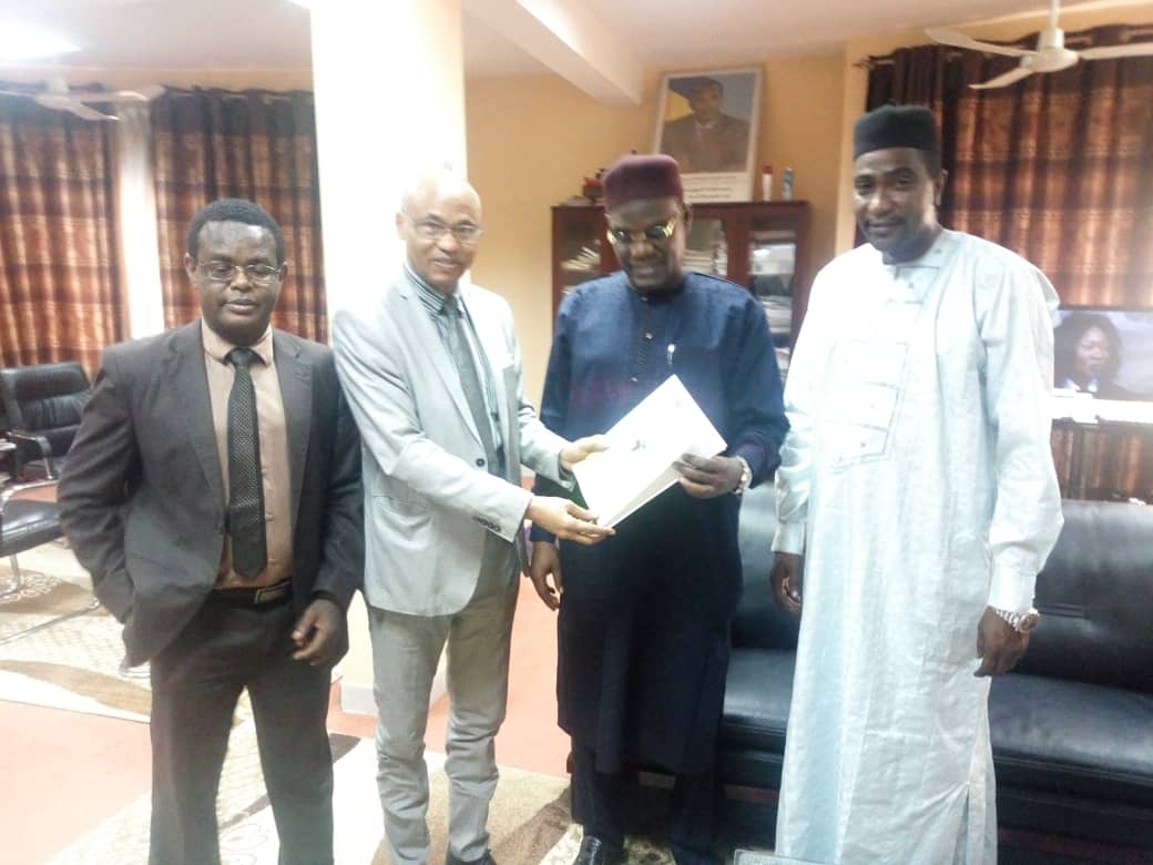 استقبل وزير العدل وفدا من مركز الدراسات والوقاية من التطرف