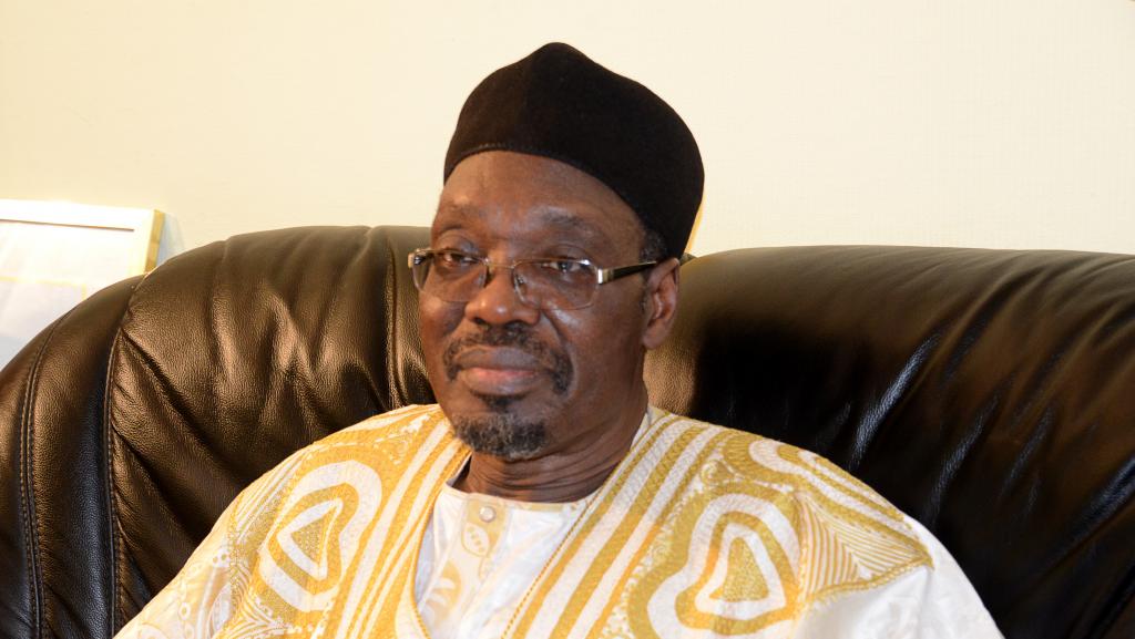 TCHIROMA CONFIRME QU'IL VA FAIRE TOMBER BIYA ET S'ADRESSE À L'ARMÉE   "Réponse à la lettre ouverte de Kamsu Leuppue    Mon cher Kamsu, mon cher fils,  C’est avec une grande émotion que je te réponds suite à ta lettre ouverte. Ta réflexion m’a profond