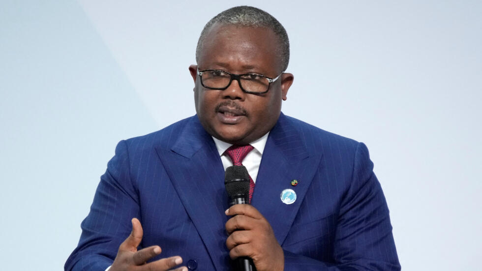 source image https://urls.fr/q_Jrfm