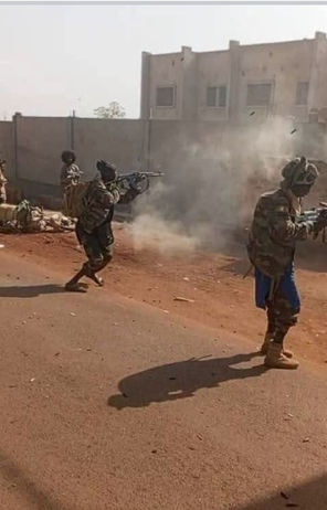 Le JNIM affirme avoir pris le contrôle du poste militaire malien de Fana