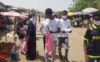 Au Tchad la jeunesse du CEDPE distribue gratuitement de masques