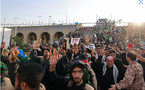 Des milliers d'Iraniens affluent sur le site des funérailles pour rendre hommage à Khamenei