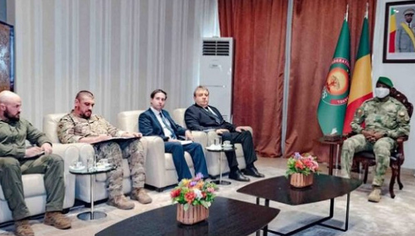 Mali: Assimi Goïta réapparaît et reçoit l’ambassadeur de Russie